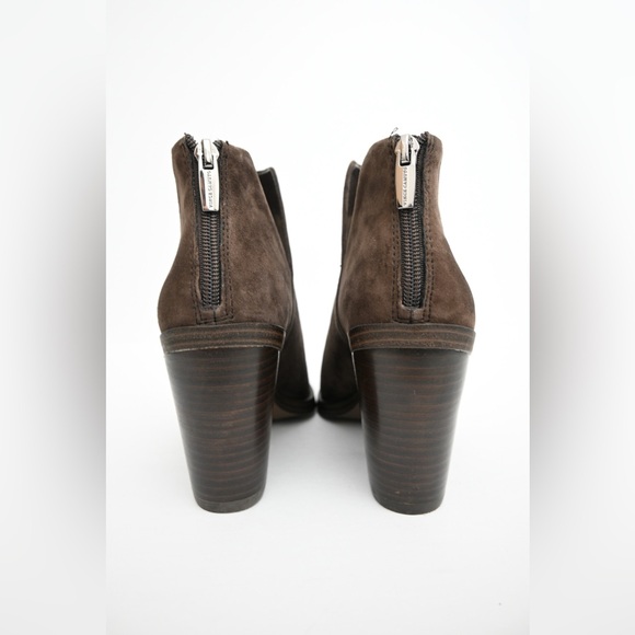 Vince Camuto "Gigietta" Suede Bootie NWOB - Picture 5 of 6